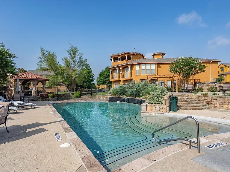 2640 Venice Dr #2 — Photo 37