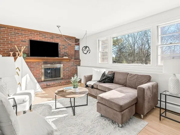 7 Trinity Rd, Winchester, MA 01890