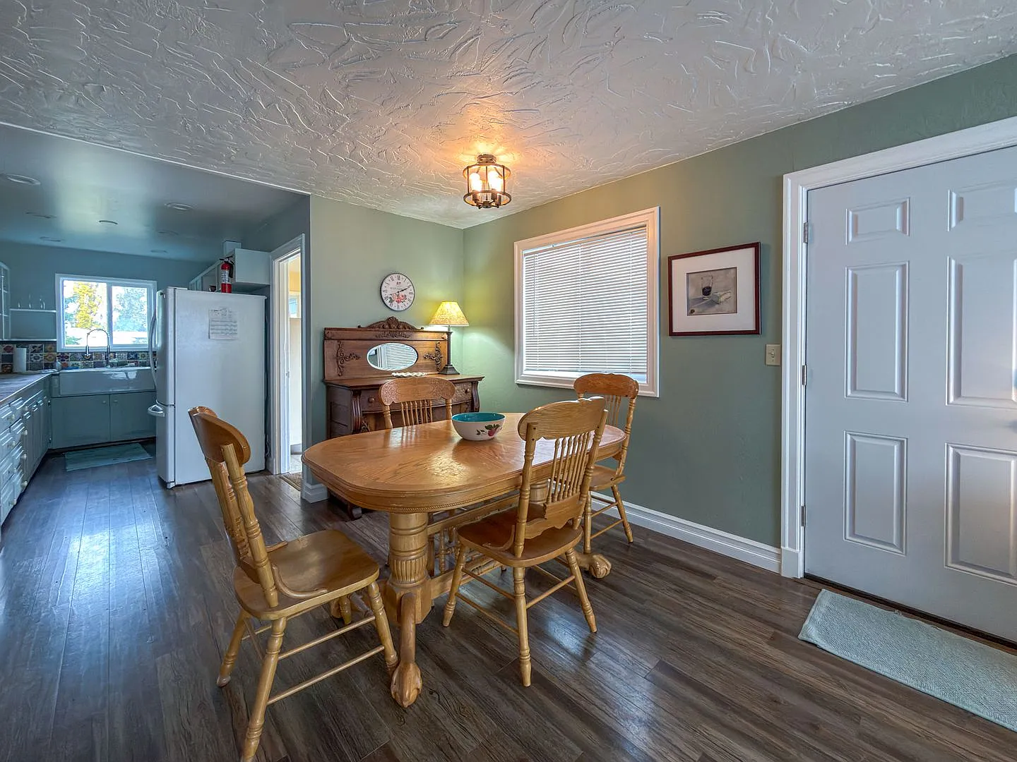 Furnished home on a flower farm, mountain views, 4-6 months — Photo 4