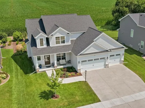 906 Declaration Dr, Savoy, IL 61874
