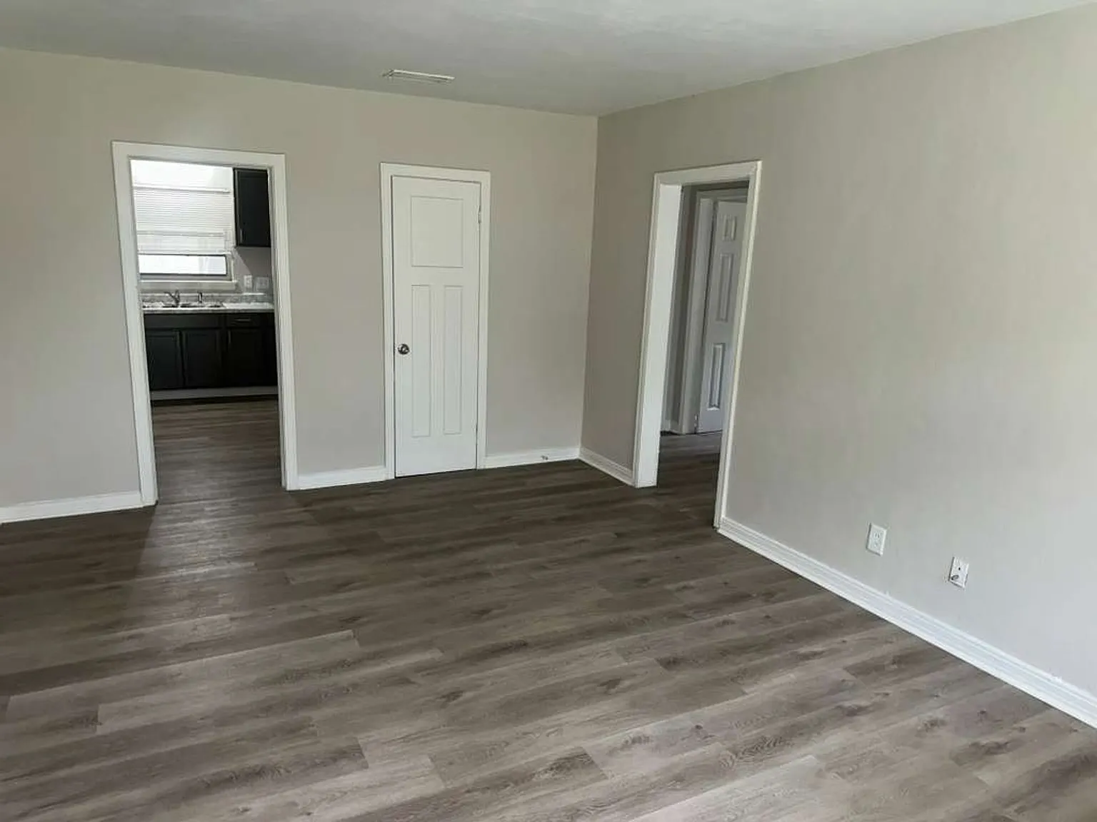 Heritage Oaks @ Virginia (Section 8) — Photo 2