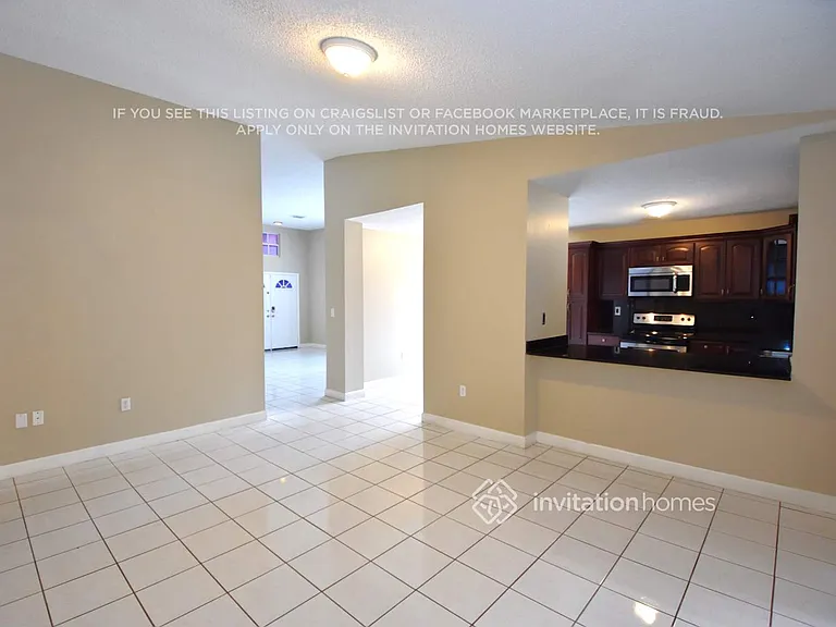 13272 NW 10th Ter — Photo 8