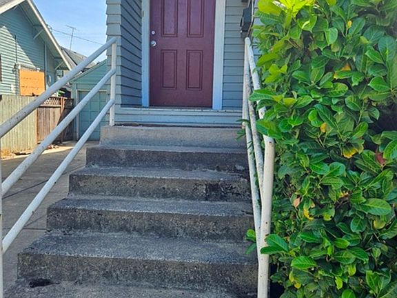 2nd image of 1370 Chemeketa St NE APT 4