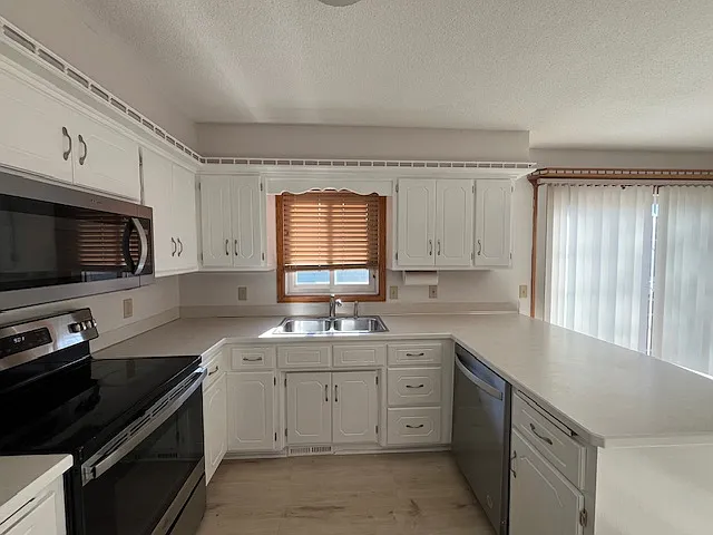 10918 Kentucky Ave N — Photo 12