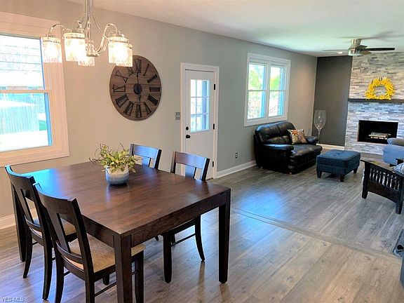 5th image of 10068 Hawley Dr