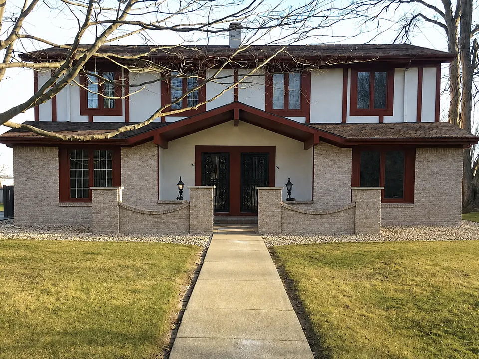 5819 Cresthaven Ln