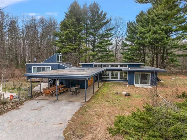 18830 77th St, South Haven, MI 49090