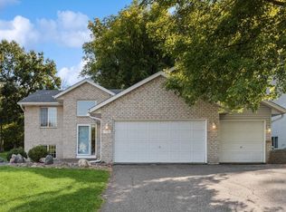 775 Meadow Ln, Woodbury, MN 55125
