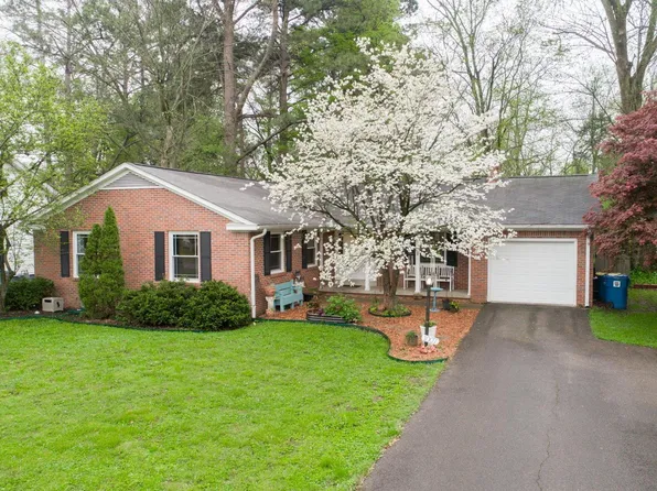 1007 Sharpe St, Murray, KY 42071