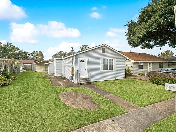 2nd image of 830 Colonial Club Dr