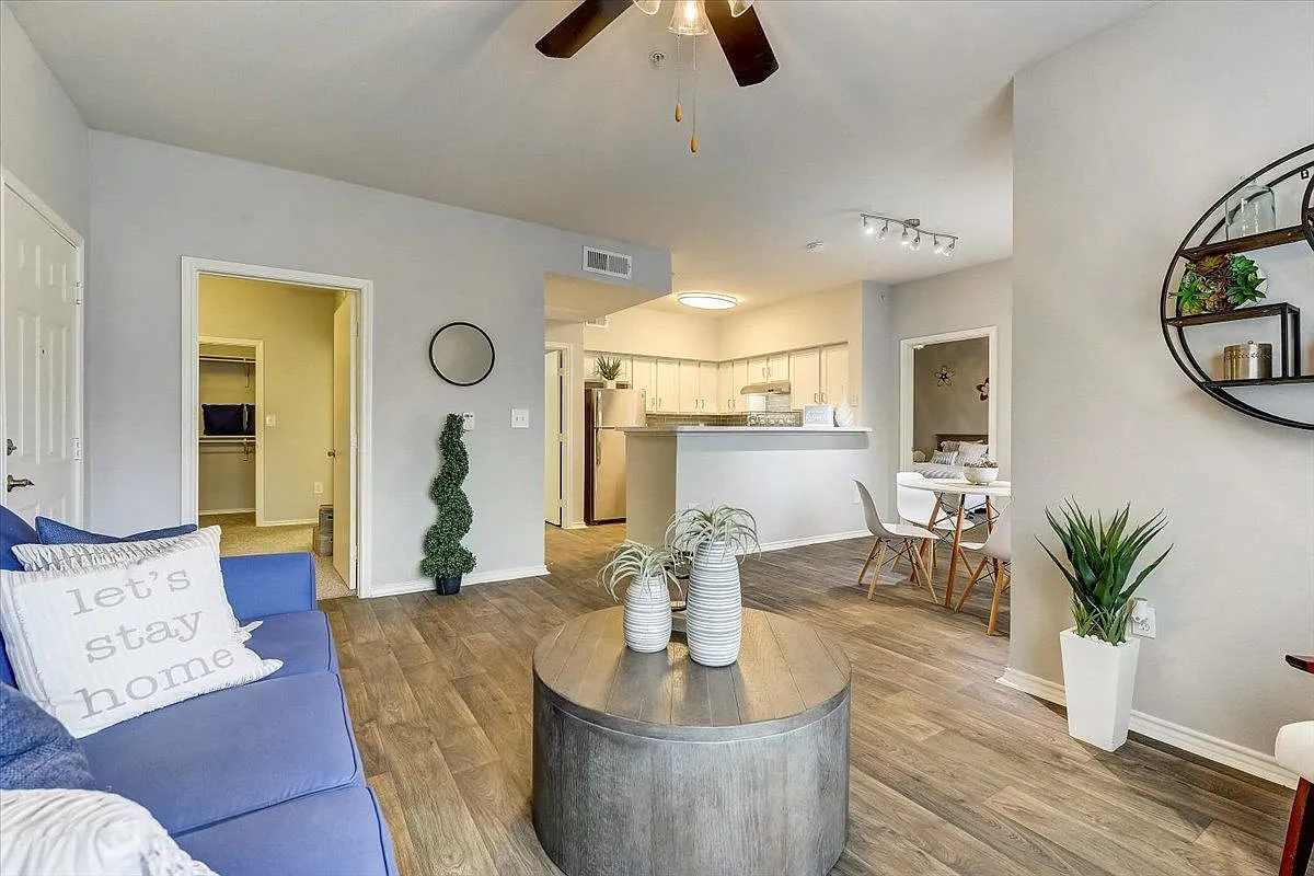 Southpoint Villas — Photo 2
