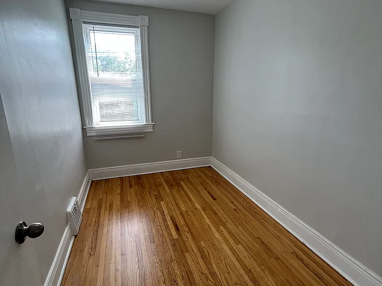 271.5 Selkirk Ave #A — Photo 3