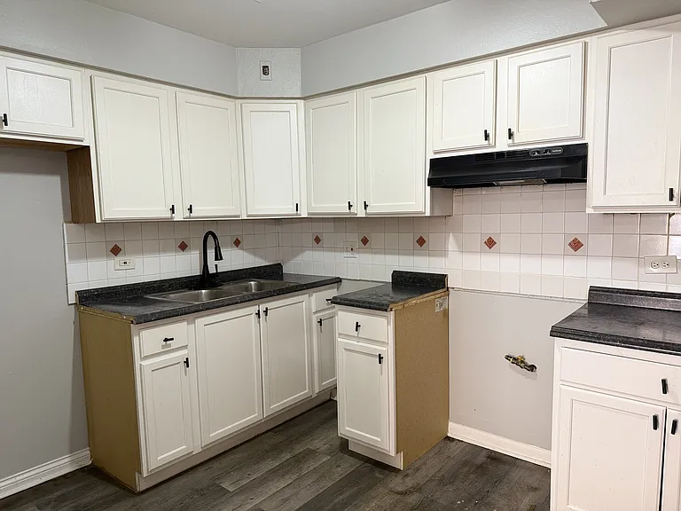 7822 S South Shore Dr #1B — Photo 6
