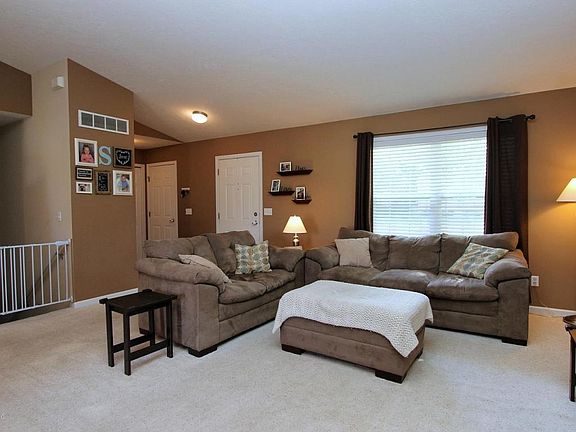 3rd image of 7189 Timbercreek Dr