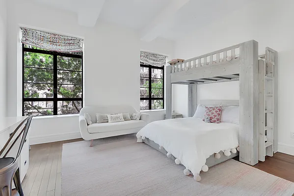 Rented by Compass | media 9