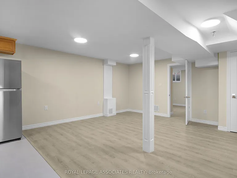 6120 Clover Ridge Cres #BASEMENT — Photo 4
