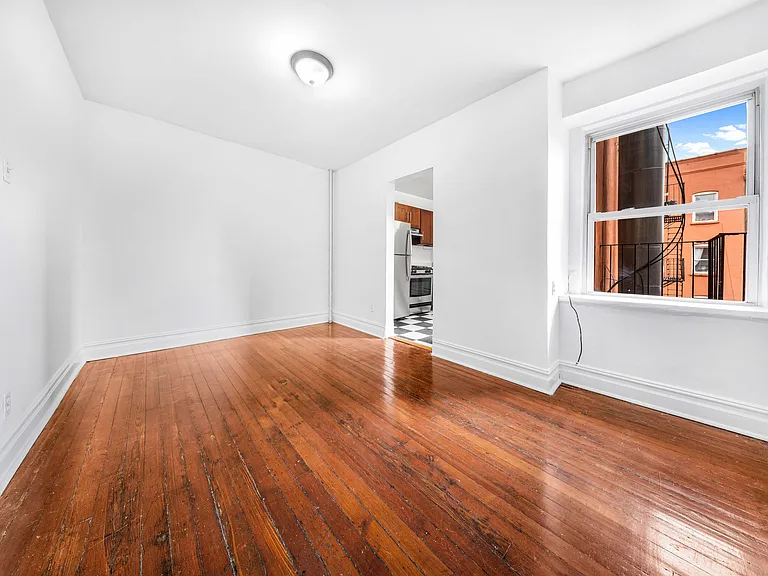 180 Franklin St #B16 — Photo 3