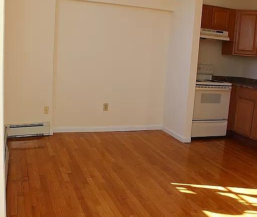 Living room (Continued)