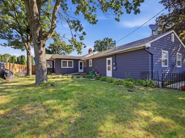 1000 Brewster AVENUE, Beloit, WI 53511
