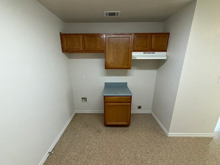 1308 S 6th St — Photo 3
