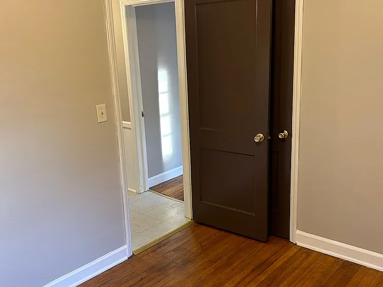 1608 Emerald St — Photo 8