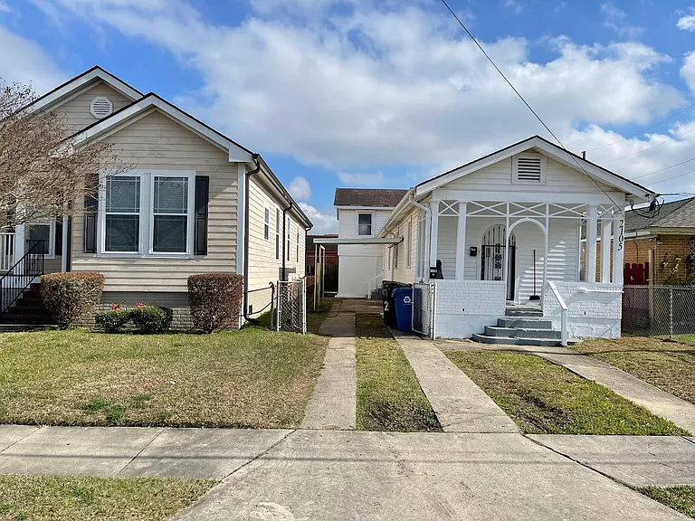 2107 Clouet St — Photo 1
