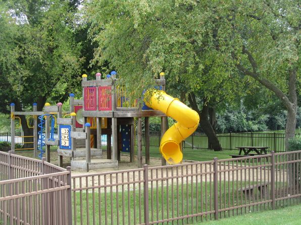 49 Oak Hill Colo APT 7, Fox Lake, IL 60020