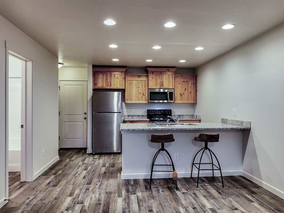 1st image of 1029 E Iowa Ave #2