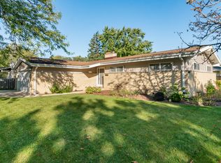 924 S Grant Ave, Villa Park, IL 60181