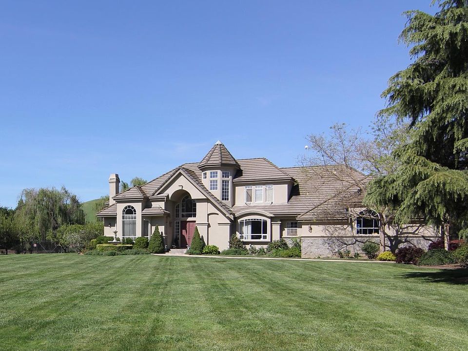1st image of 10749 Green Valley Dr