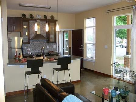 5th image of 1000 Porter St APT 2