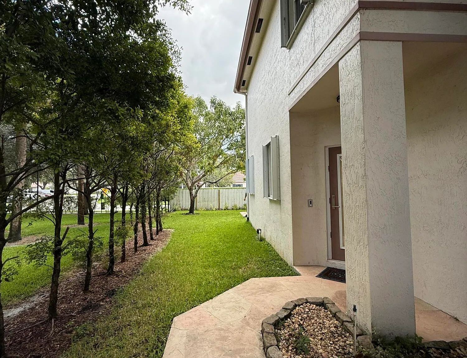 4 bed, 2.5 bath, 2282 sqft, $3,995 — Photo 4