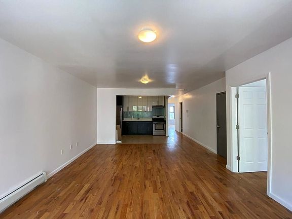 4th image of 1922 Union St #3C