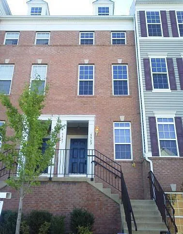 5547 Lanier Ave