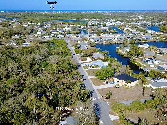 4th image of 1710 Robbins Rd