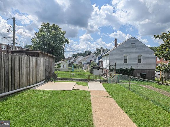 5th image of 1212 Charles Pl