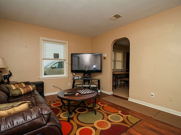 3rd image of 1517 Pulaski St