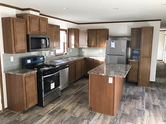 3rd image of 228 Golfview Ct #55