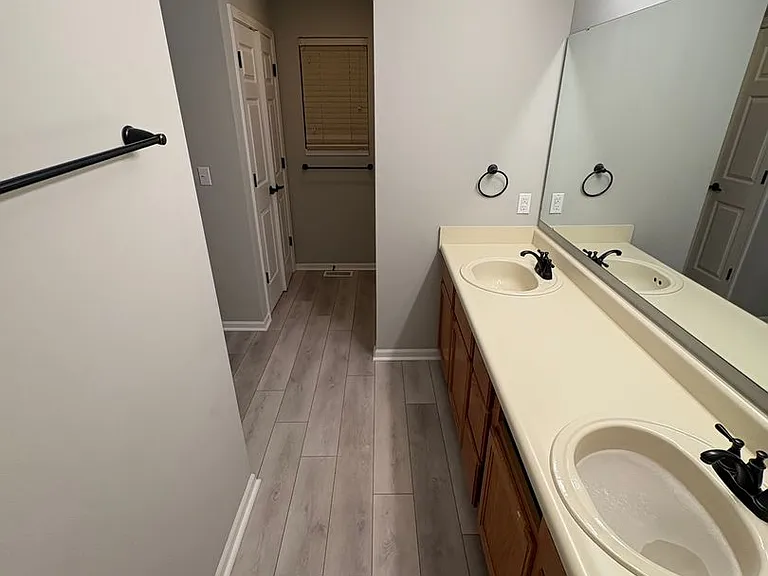 5425 Nighthawk Dr — Photo 5