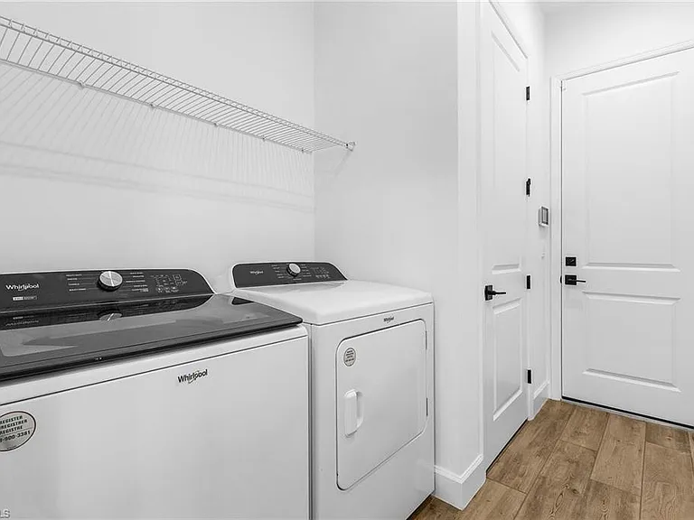 7034 Saona Ct — Photo 23