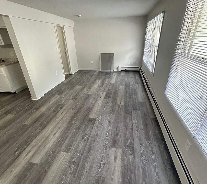 1st image of 3807 University Ave #9