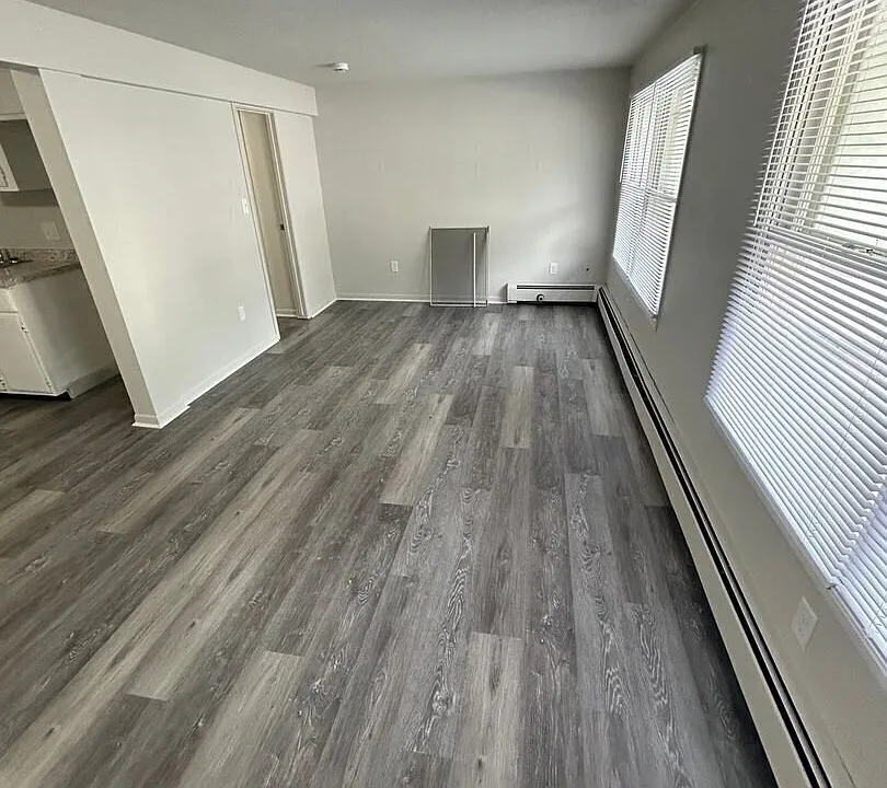 3807 University Ave #9