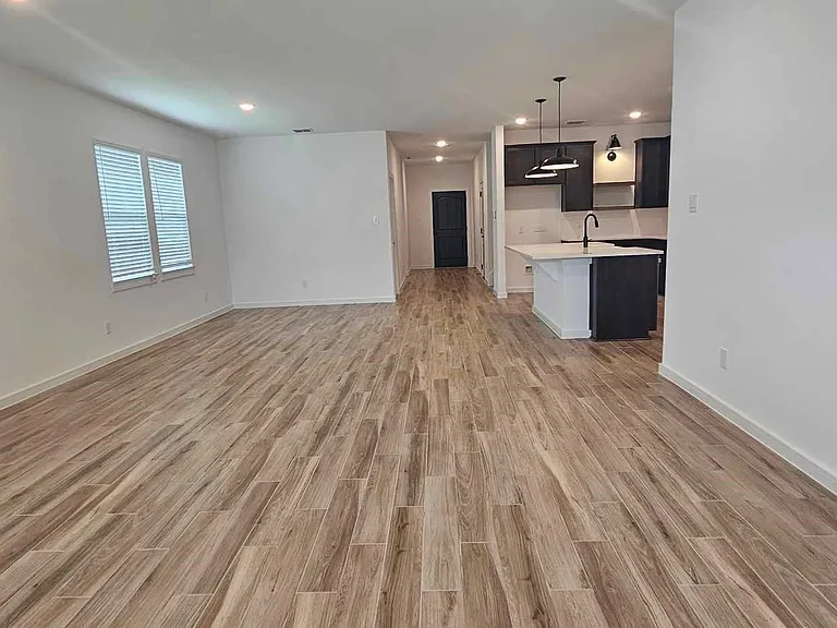 8423 Bay Ridge Cir — Photo 14