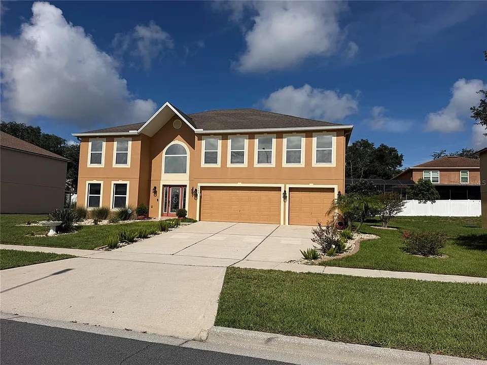 3440 Glossy Leaf Ln