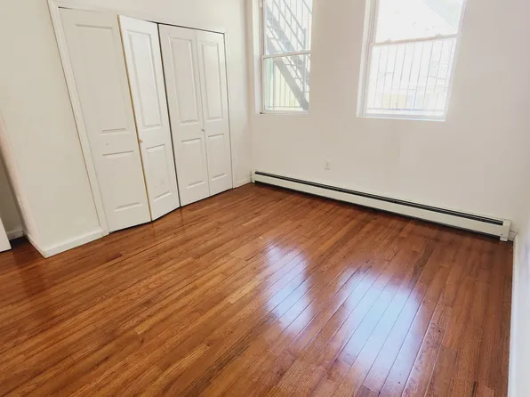 203 Garfield Avenue image 8 of 11