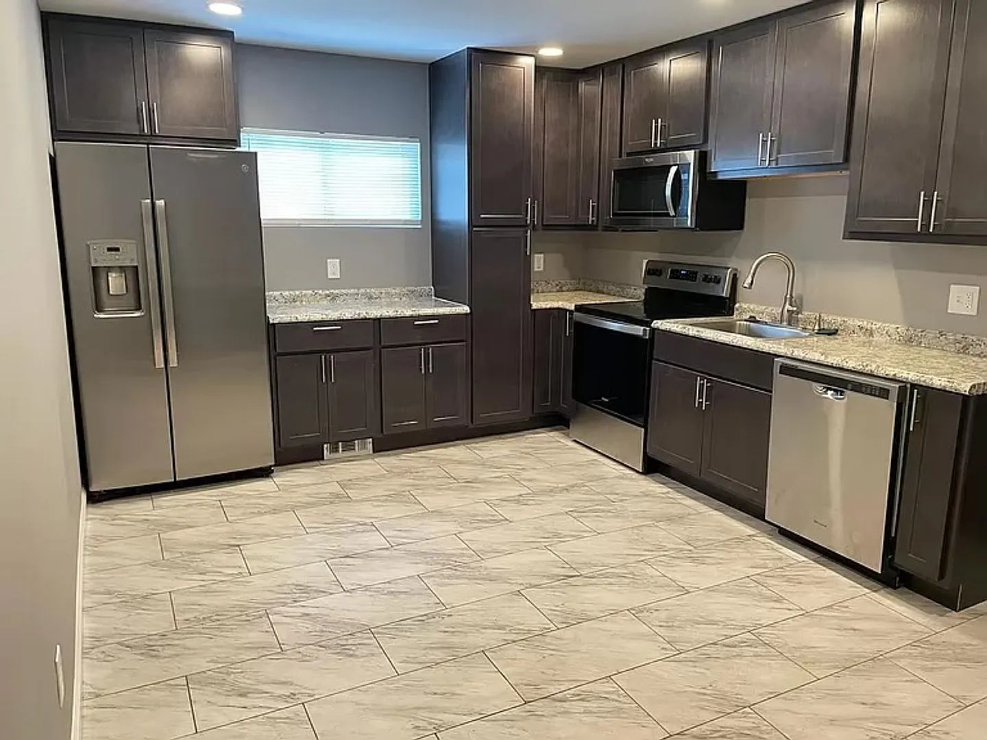 Coming Soon! Beautifully Renovated Single-Family Home. — Photo 4