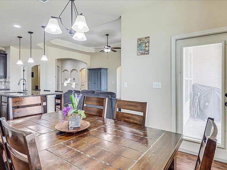 2242 Anacua St — Photo 17