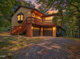3132 Bear Rd, Bushkill, PA 18324