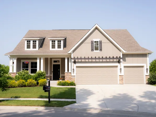 13820 Woodside Hollow Dr, Carmel, IN 46032