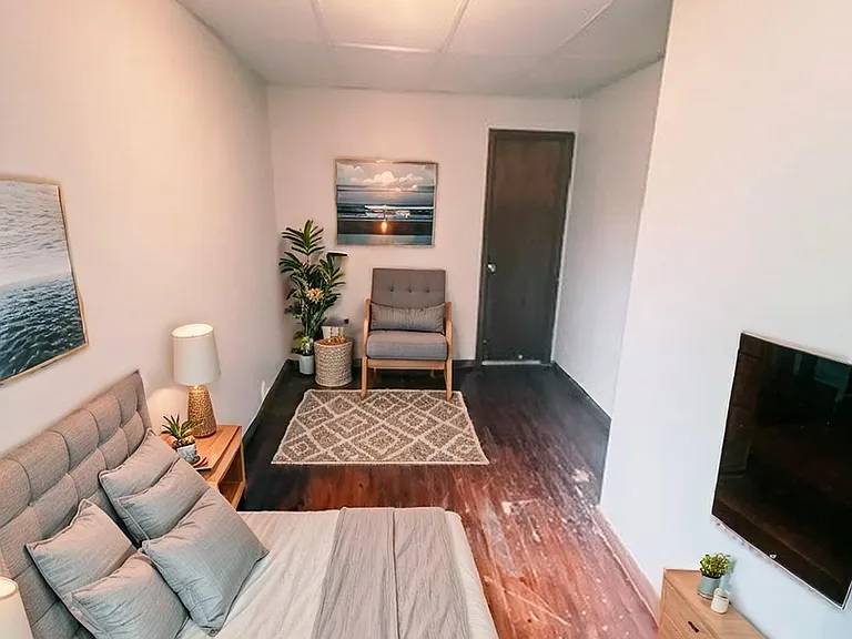 950 Davis Ave NW — Photo 3
